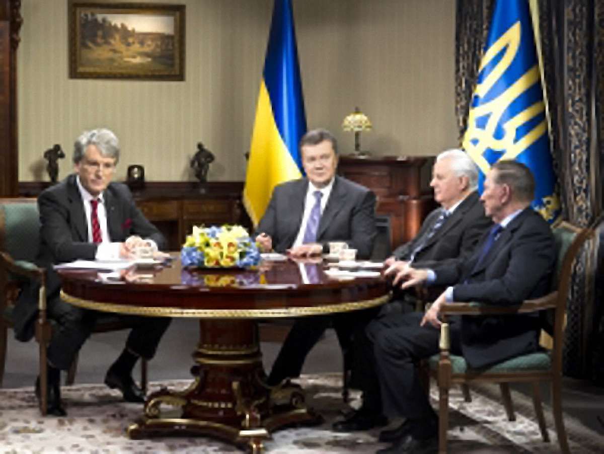 Зустріч чотирьох президентів покажуть у записі