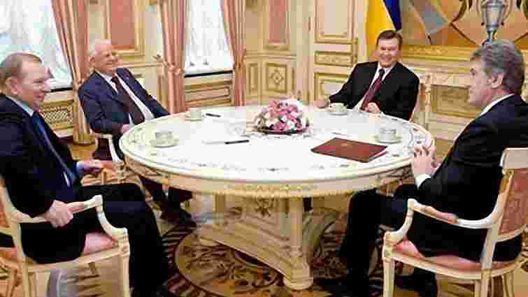 Янукович: обидві сторони сутичок на Майдані понесуть відповідальність