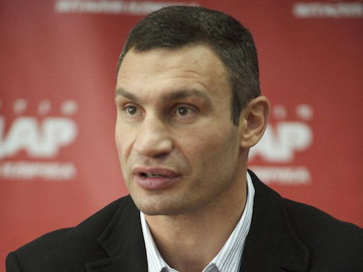 "Відставка Януковича – сьогодні питання номер один", – Кличко