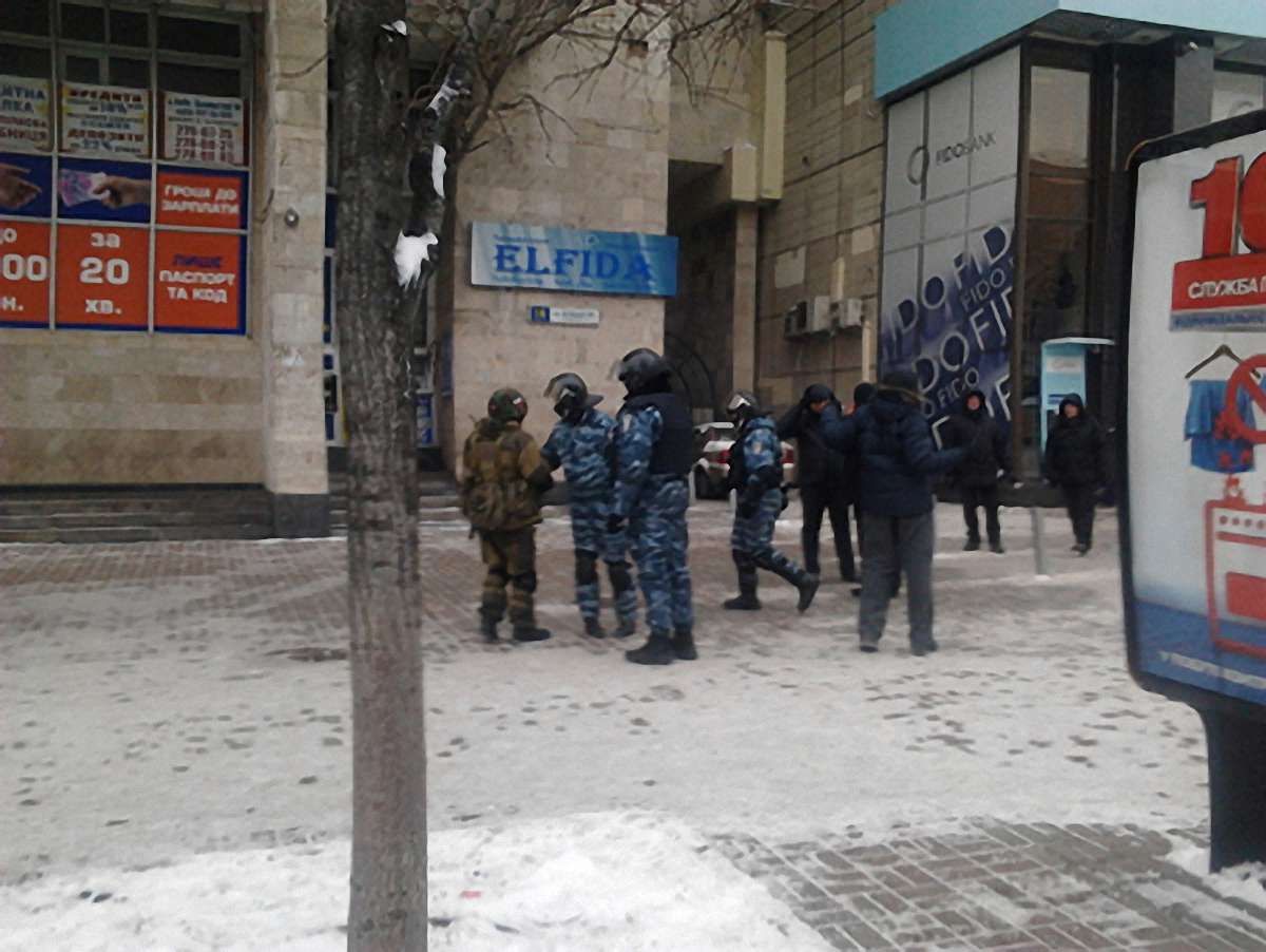 Штурм Євромайдану готували під прикриттям снайперів (фото)