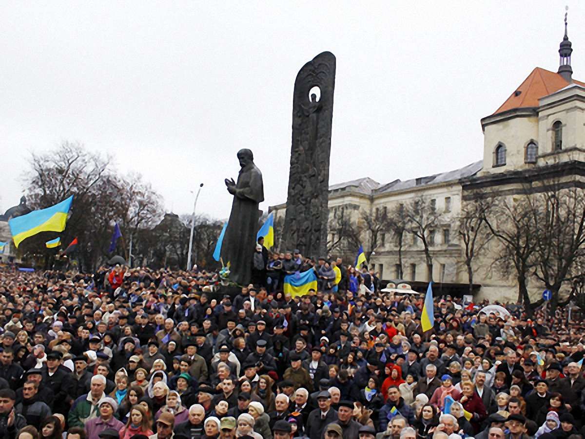 На львівському Євромайдані щоденно відбуватимуться молебні