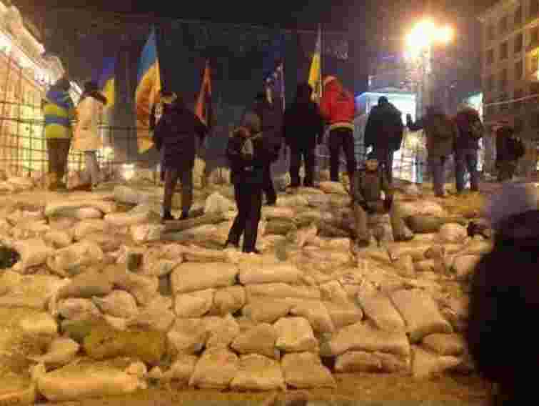 Ніч на Майдані пройшла без сутичок