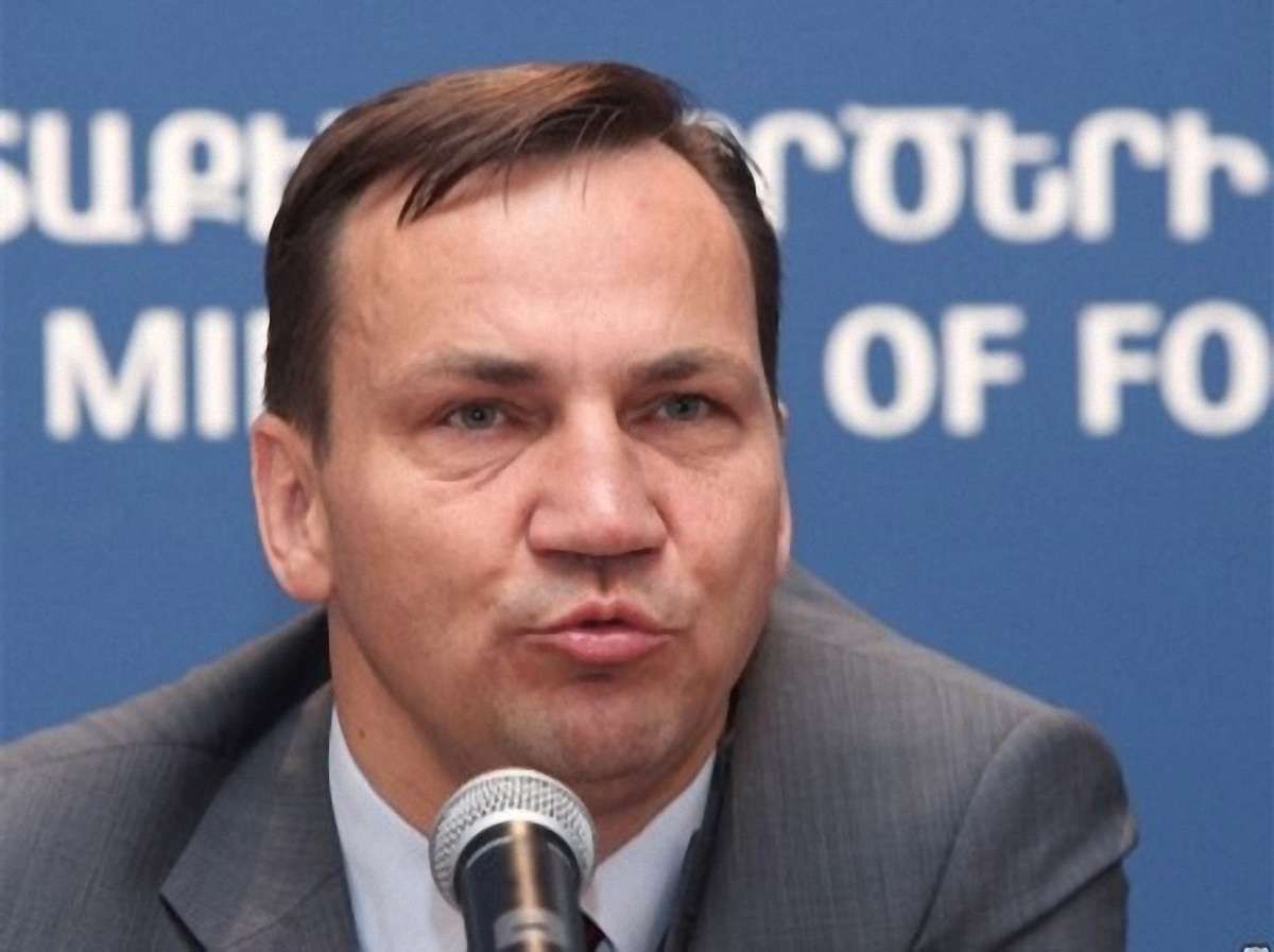 Сікорський: Україну потрібно рятувати від банкрутства