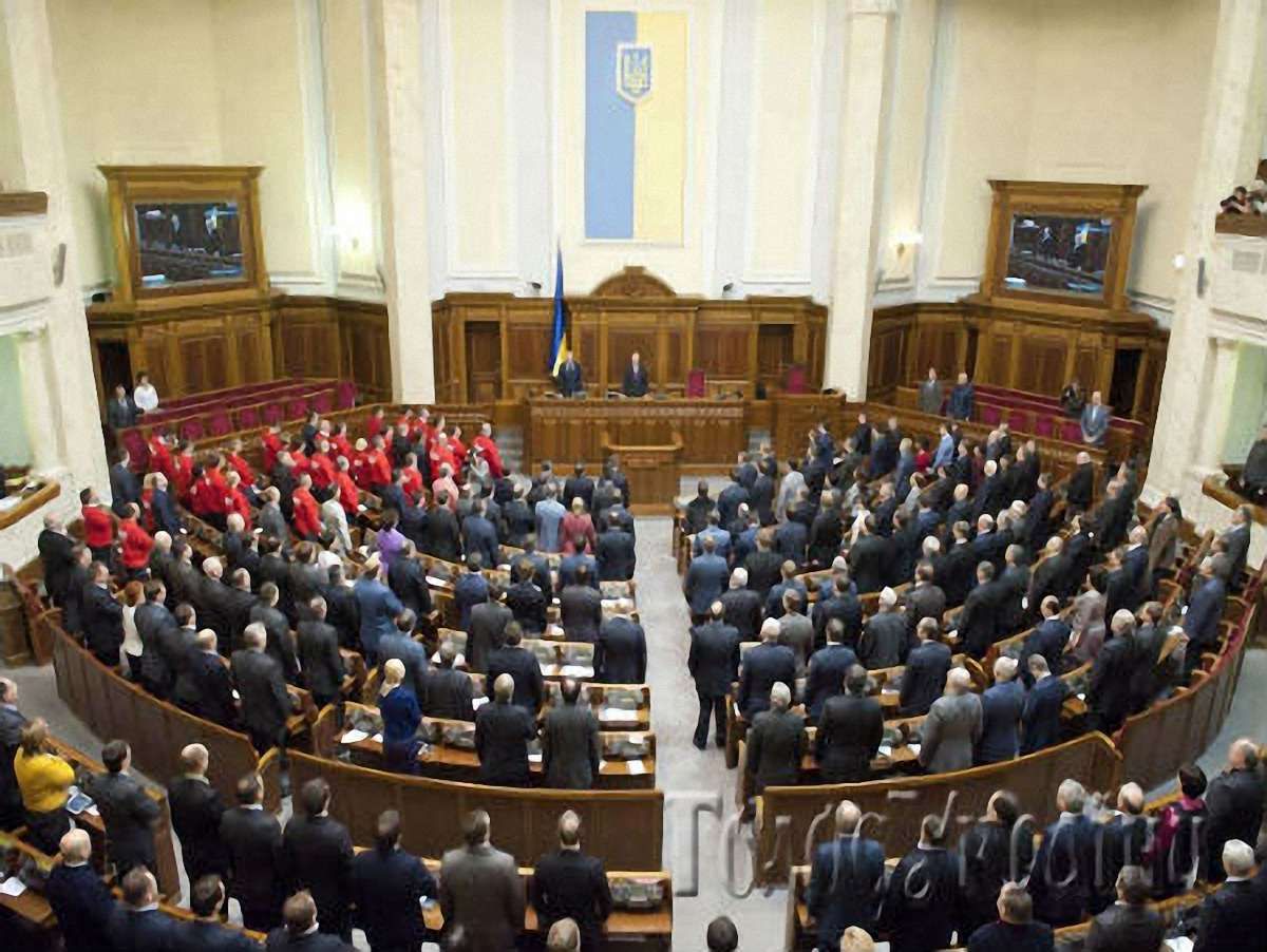 Опозиція домовляється з комуністами про відставку Азарова