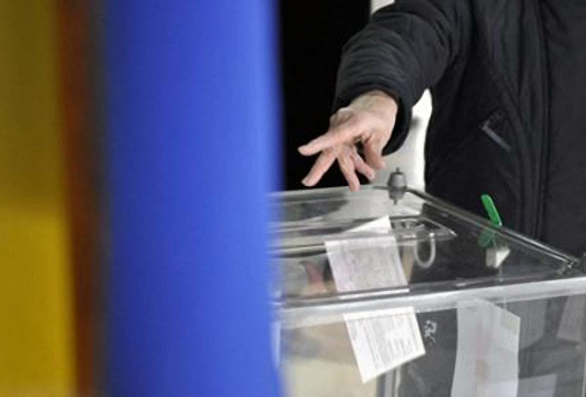 На довиборах до ВРУ у трьох округах перемагає опозиція, – exit-poll