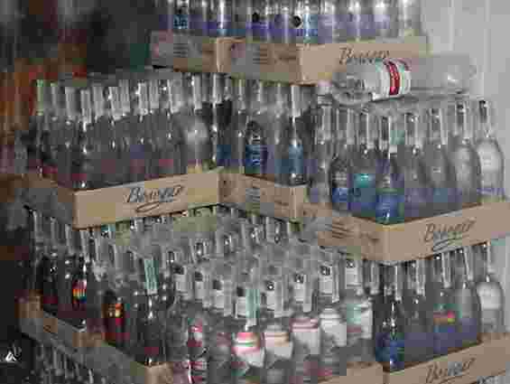 У Львові викрили цех із виробництва алкоголю-фальсифікату