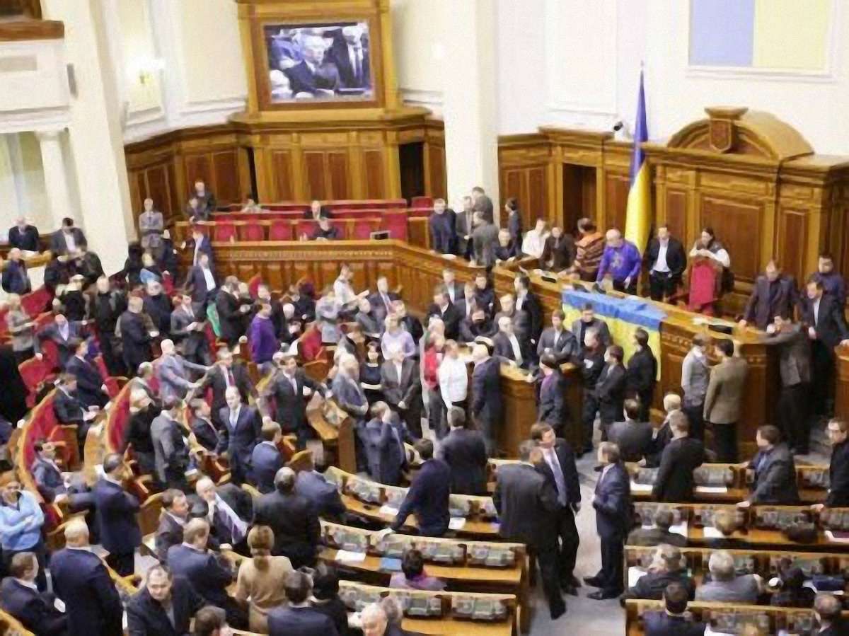 Парламент сьогодні працював менше 5 хвилин