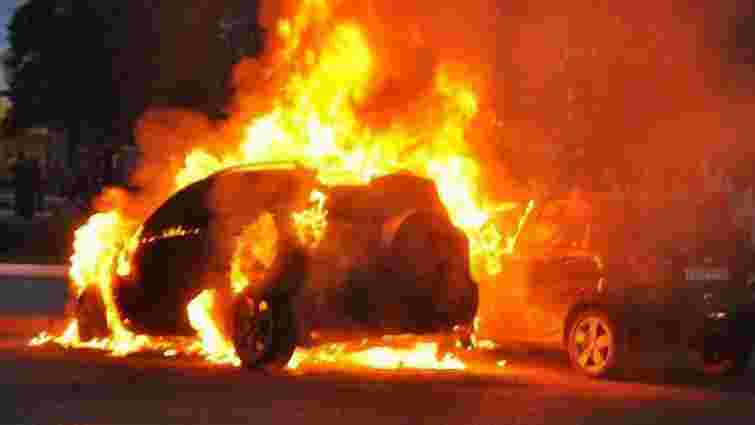 В Ужгороді активісту Євромайдану спалили авто