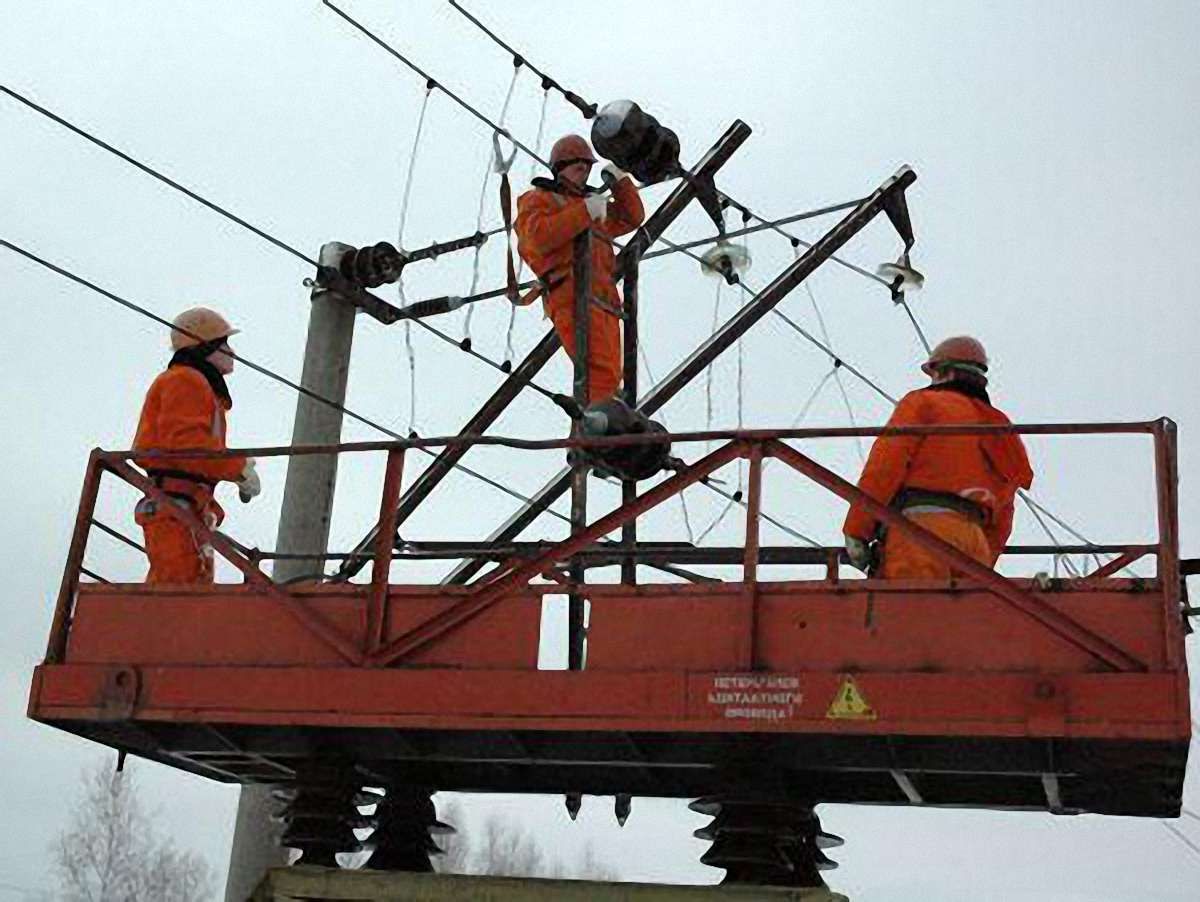 На Левандівці у Львові вантажівка пошкодила контактну мережу