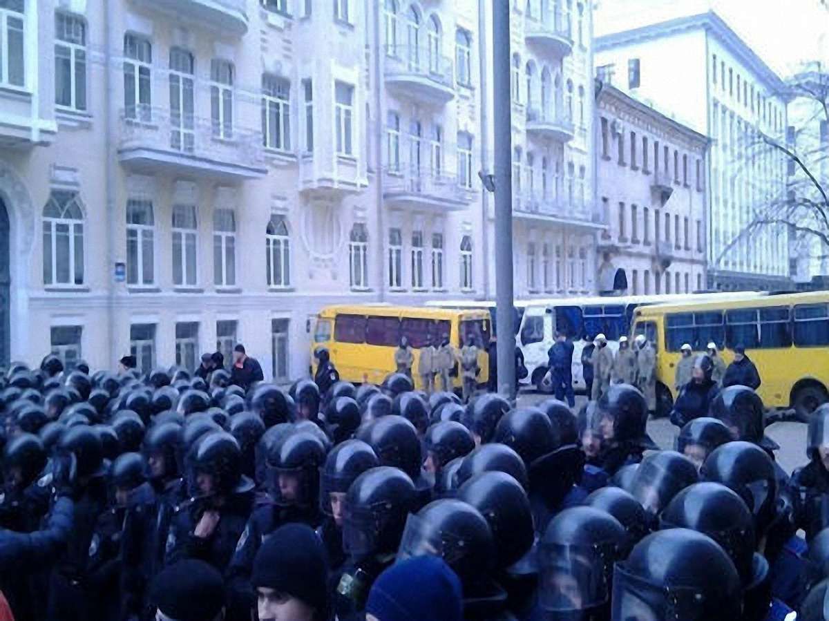 Опозиція хоче пронумерувати шоломи бійців «Беркута»