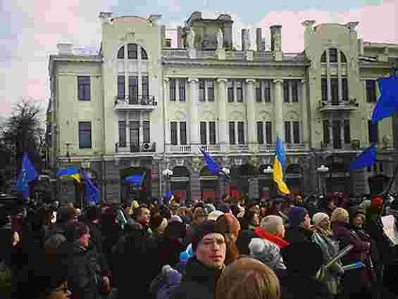 У Харкові «тітушки» напали на штаб Євромайдану