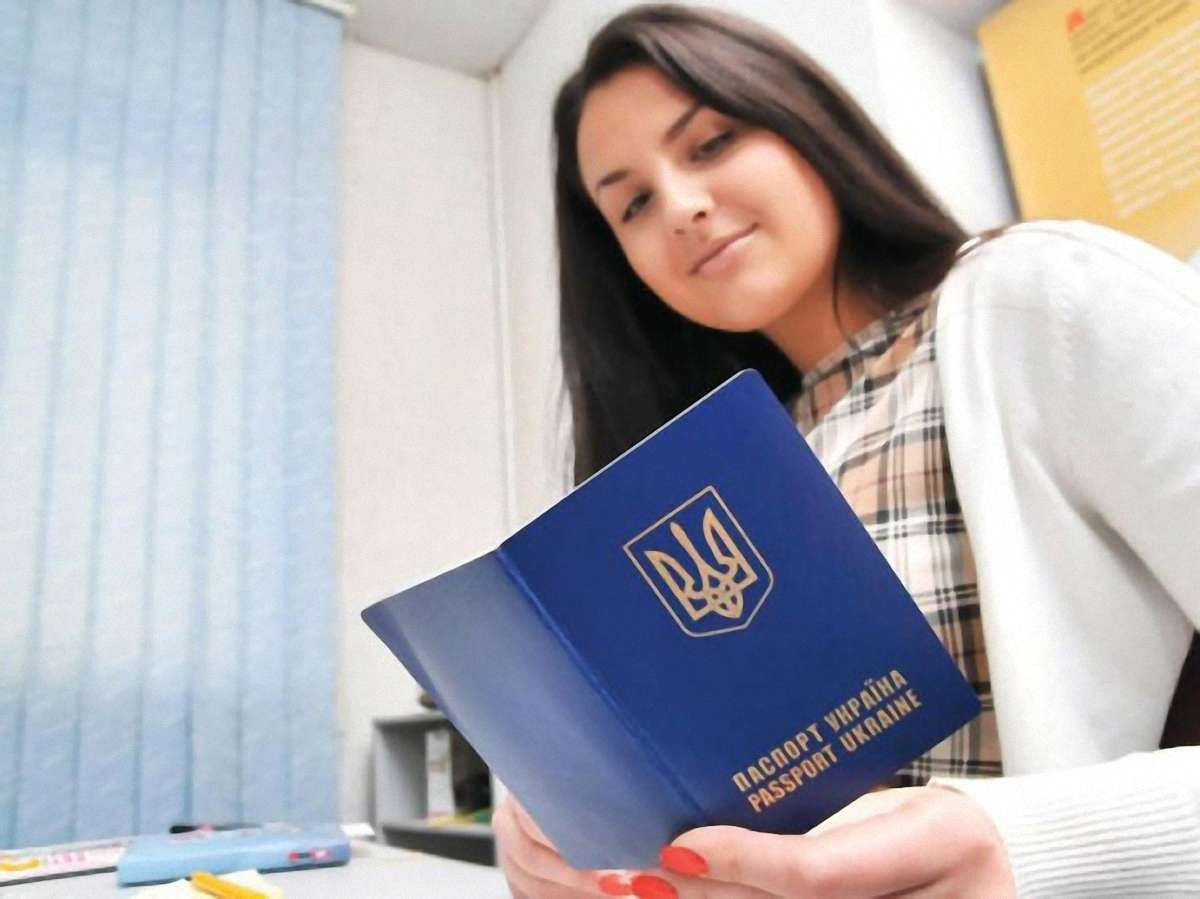 У Пустомитах і Жидачеві виготовлятимуть закордонні паспорти