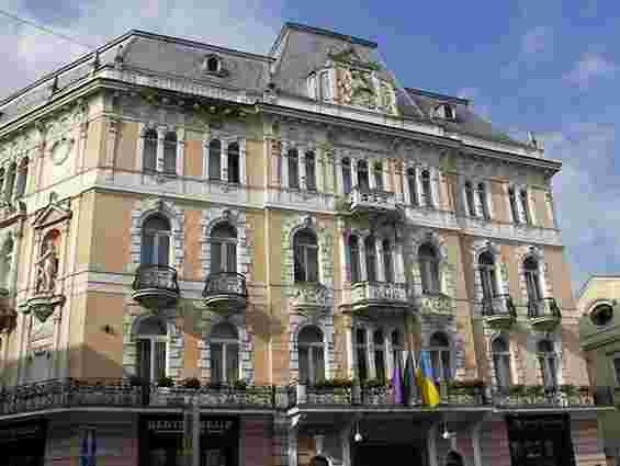 Депутат від «Свободи» купив  найстаріший готель Львова