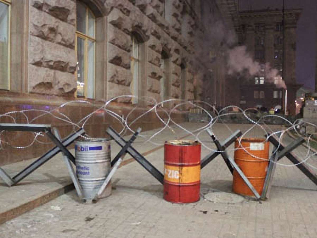 Киян кличуть на суботник, щоб розібрати барикади