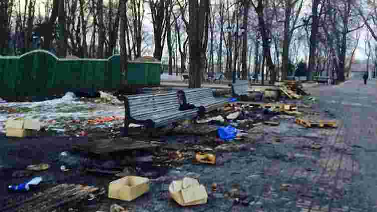 Київська мерія виставить рахунок за завдані Маріїнському парку збитки