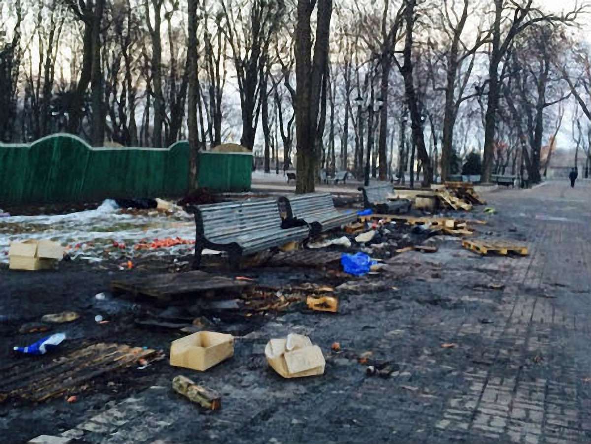 Київська мерія виставить рахунок за завдані Маріїнському парку збитки