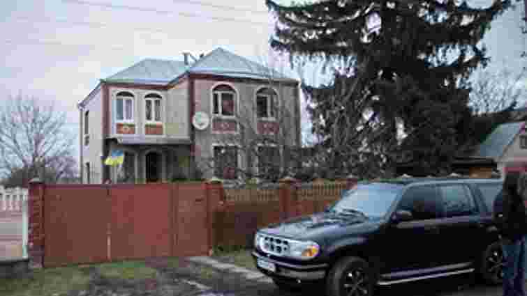 Будинок Чорновол охороняють активісти Євромайдану