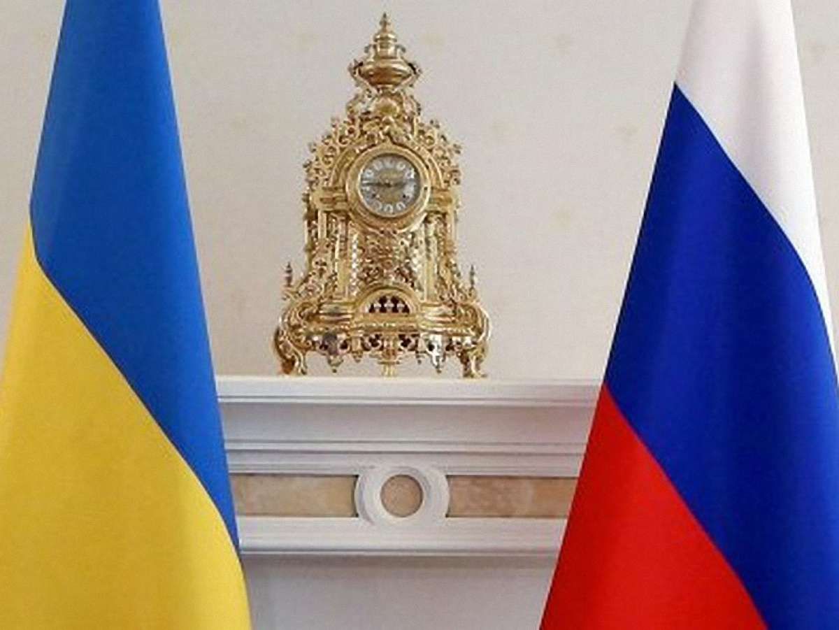 У кредитних домовленостях з РФ немає умови дострокового повернення, – Азаров