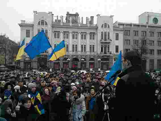 У Харкові Юрія Луценка облили зеленкою (фото)