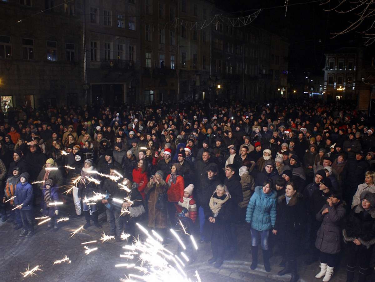  Унікальне світлове шоу на площі Ринок