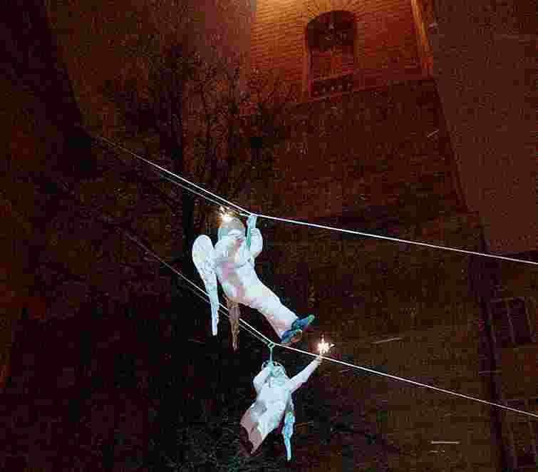 До різдвяної вистави у львівській Ратуші залучили альпіністів  