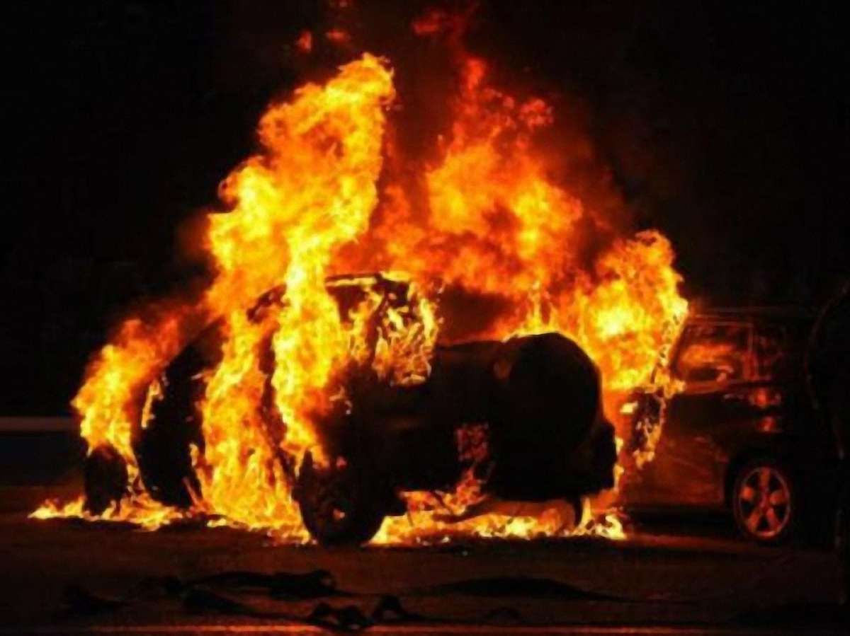 У Тернополі спалили автомобіль «свободівця»