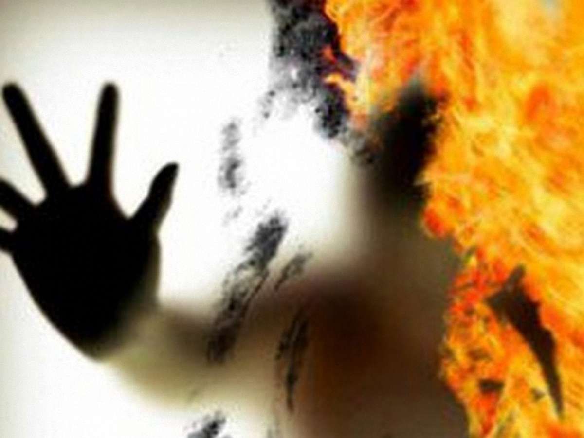 На Черкащині хлопець облив себе пальним і підпалив
