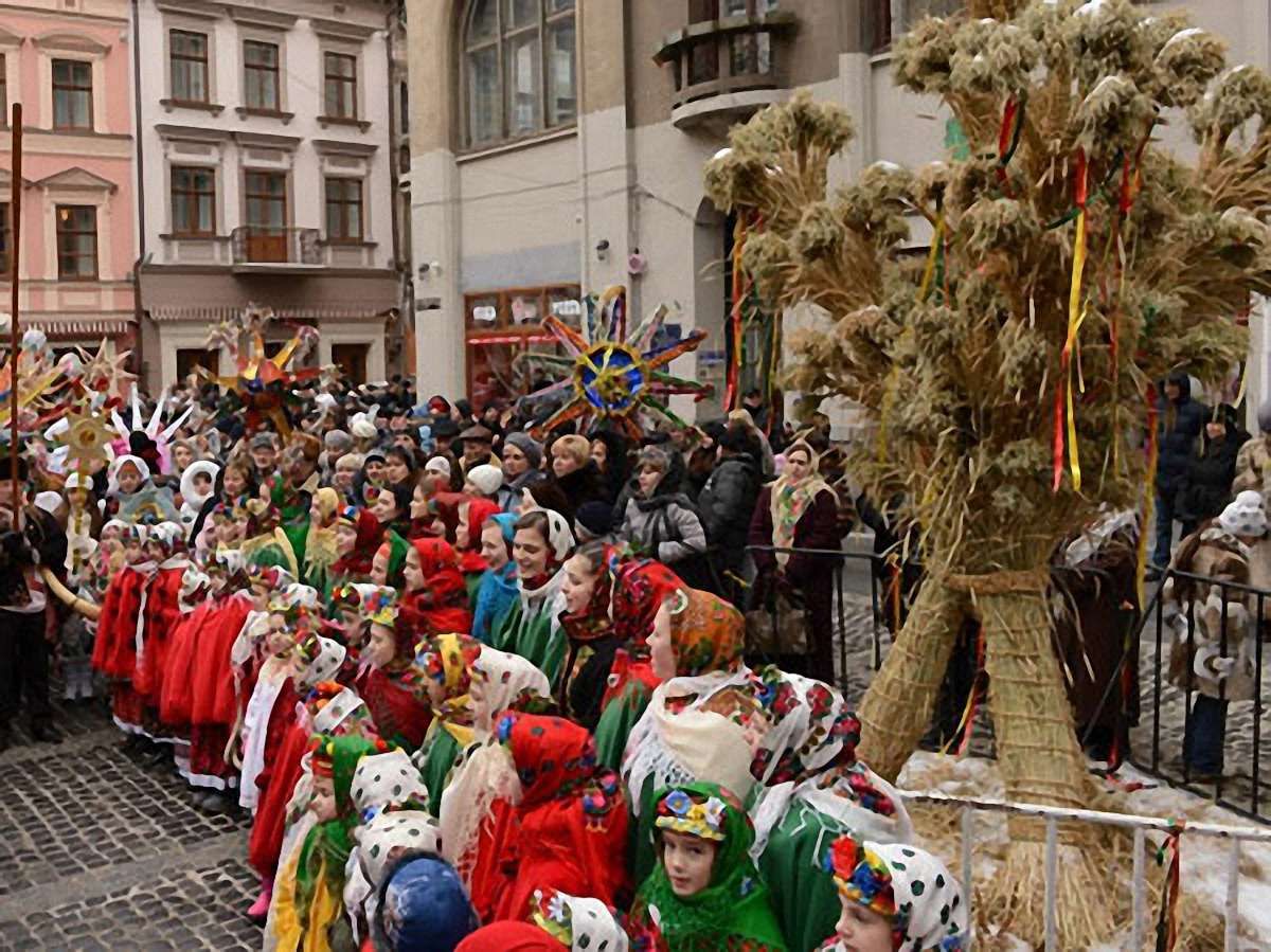 Завтра у Львові встановлять різдвяного дідуха