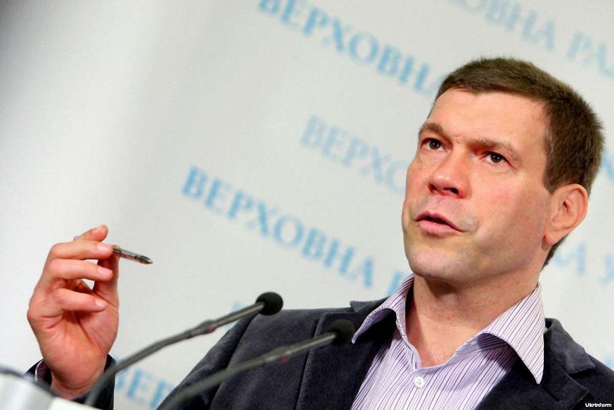 Скандальний регіонал заборонив топ-менеджеру Ахметова в’їзд в Україну