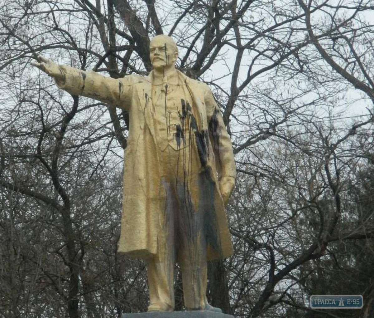 На Одещині пошкодили ще один пам’ятник Леніну