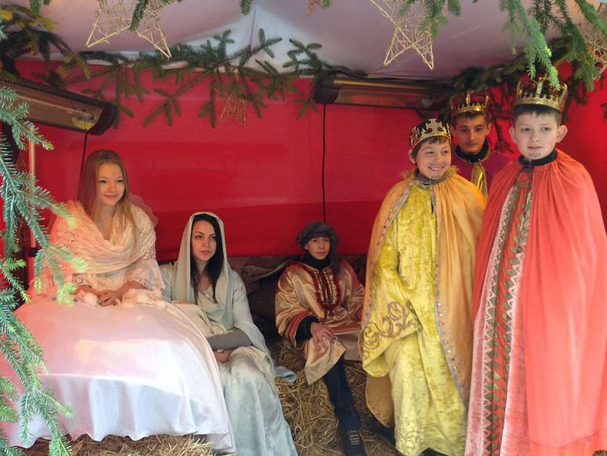 У Львові відкрили живу шопку на барикадах