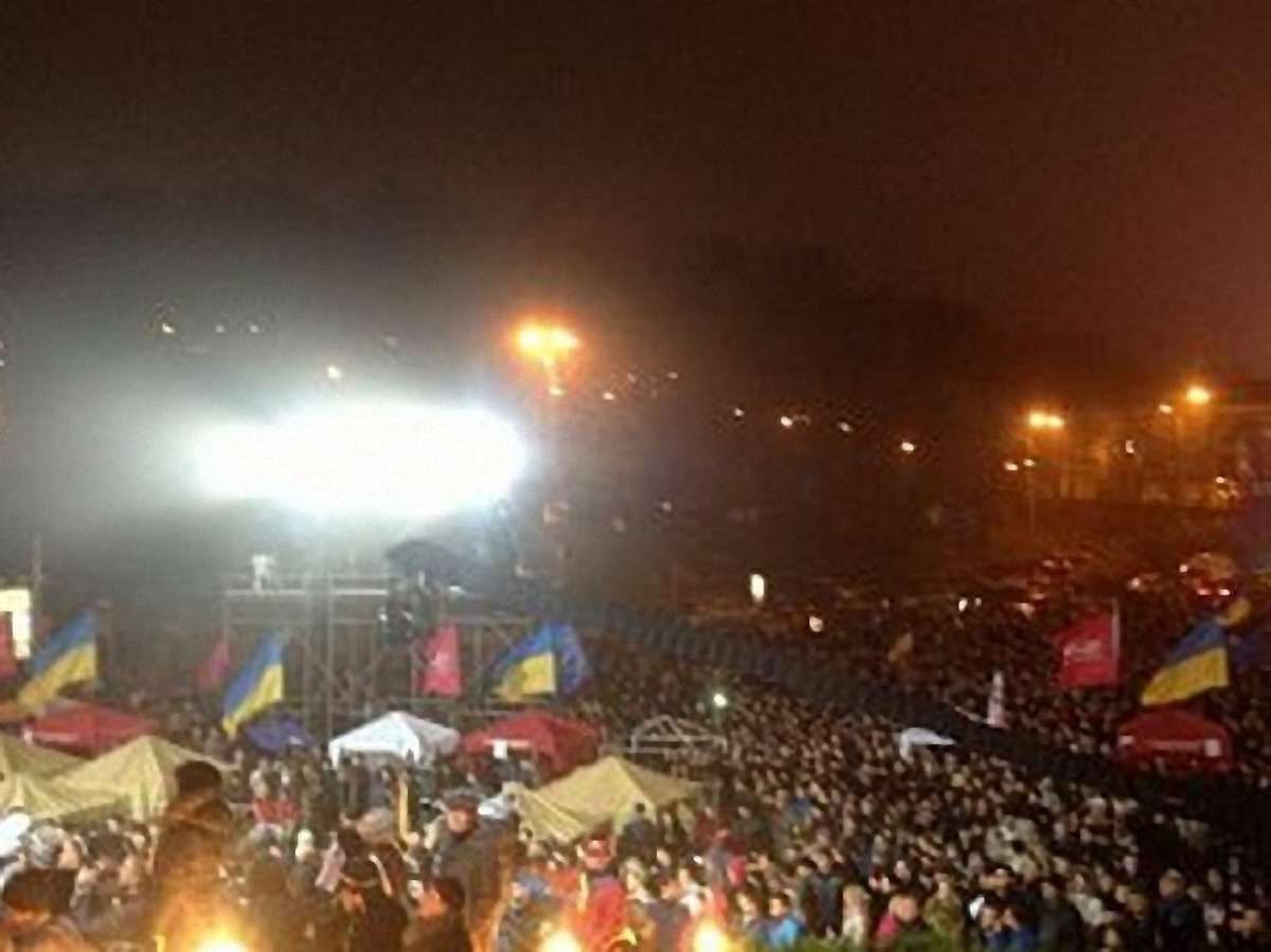 Під ранок на Майдані затримали чоловіка з пістолетом
