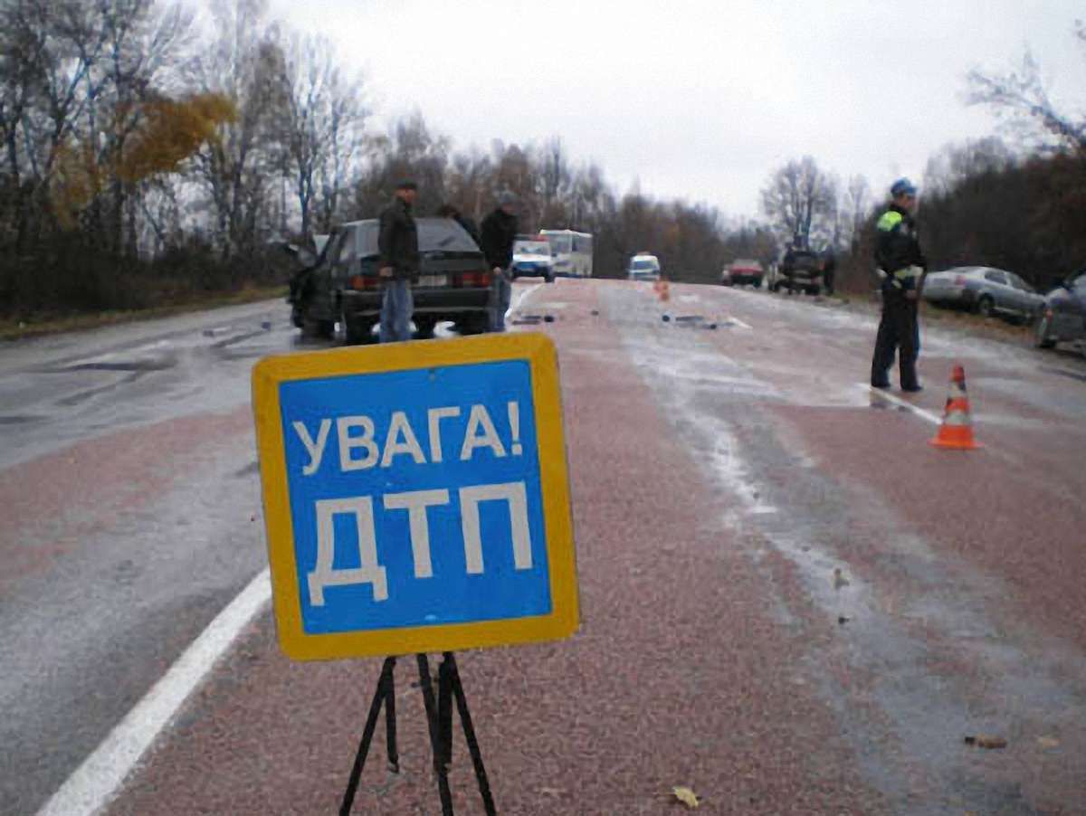 На Львівщині зіткнулося 6 автомобілів