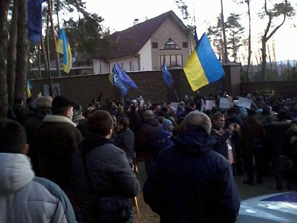 Керівники Автомайдану вибачилися за пікет «будинку Захарченка»