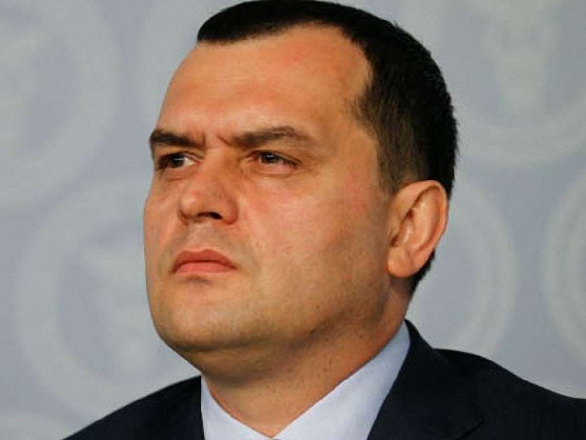 Опозиція просить Януковича звільнити Захарченка