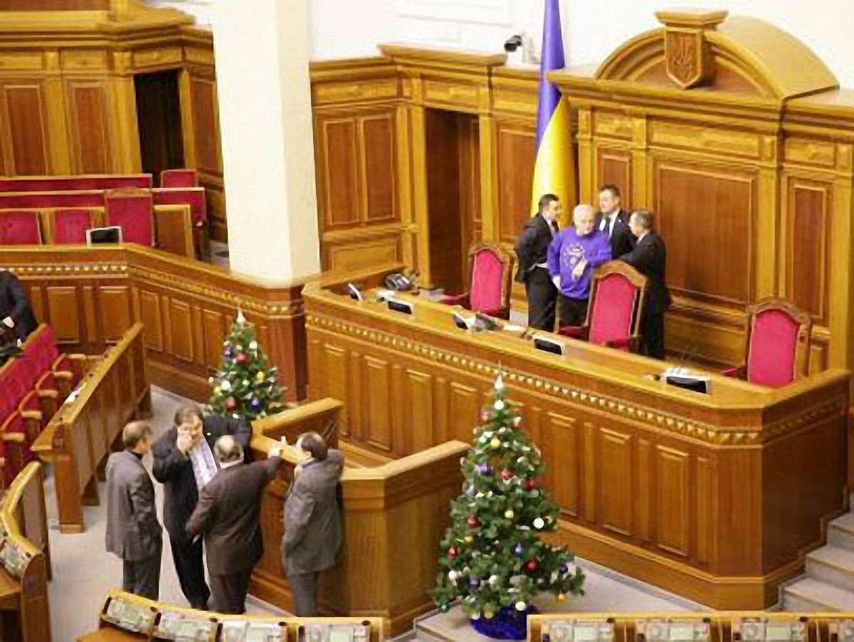 Опозиція заблокувала парламентську трибуну