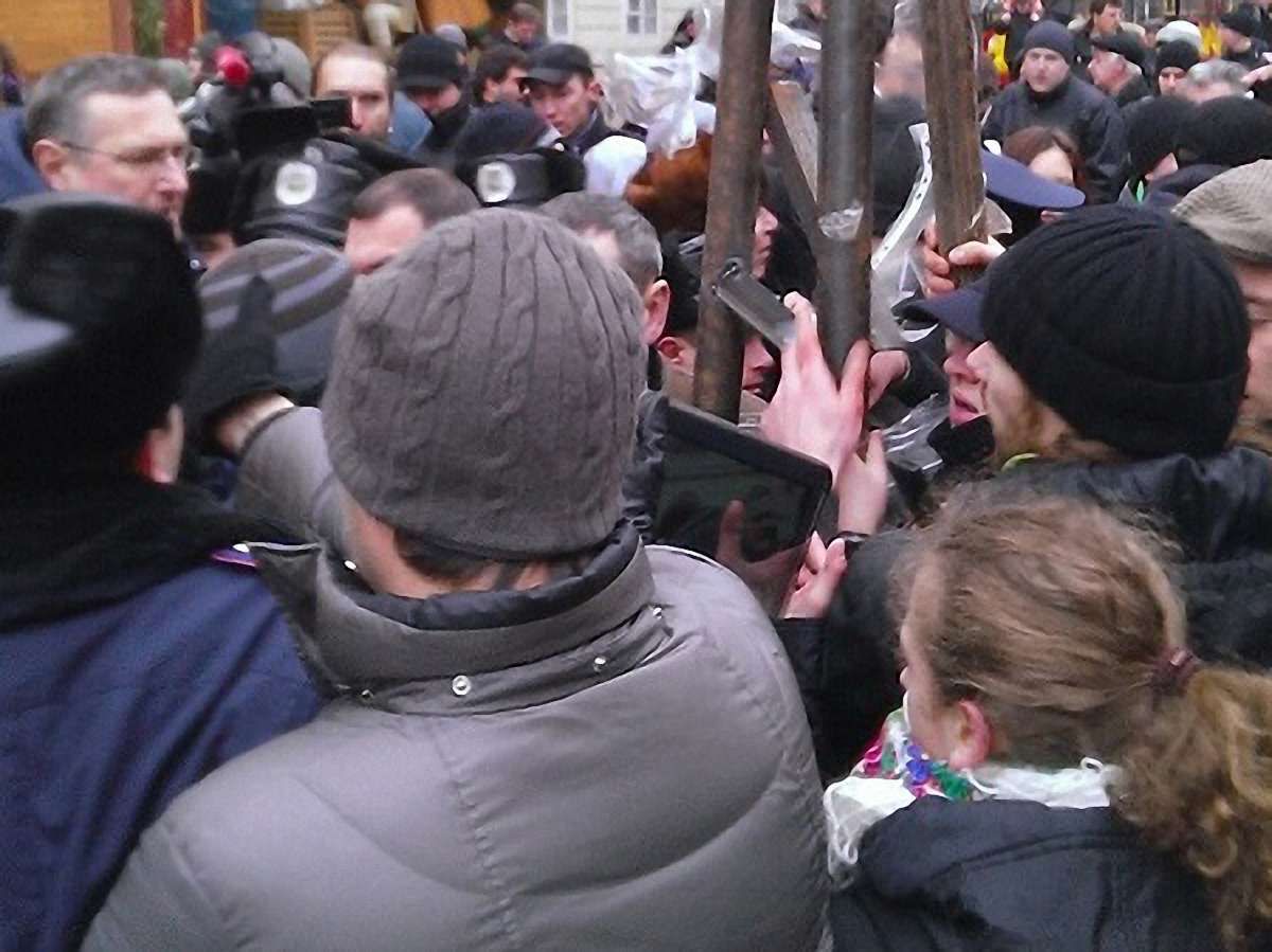 У Львові «свободівці» побилися з представниками «Автономного опору» 