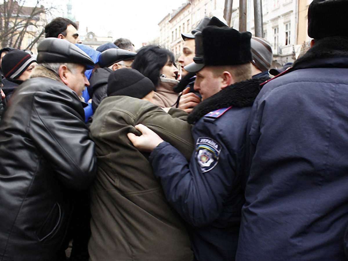 Міліція не складала протоколів через бійку «Свободи» і «Опору»