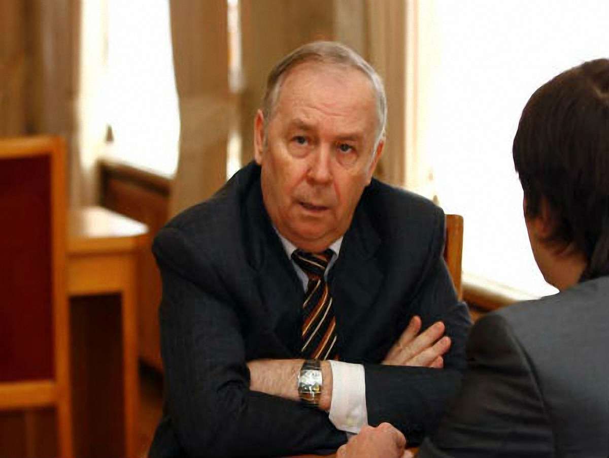 Рибак підписав скандальні закони і передав Януковичу
