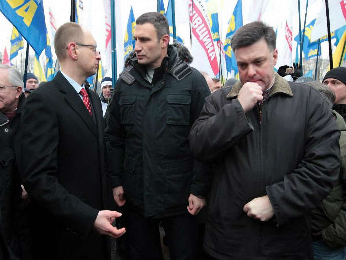 Інтелектуали вимагають в опозиції обрати єдиного лідера "руху опору диктатурі"