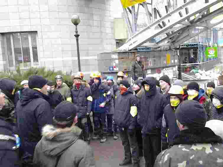 На Арсенальній збираються сотні «тітушок», – ЗМІ