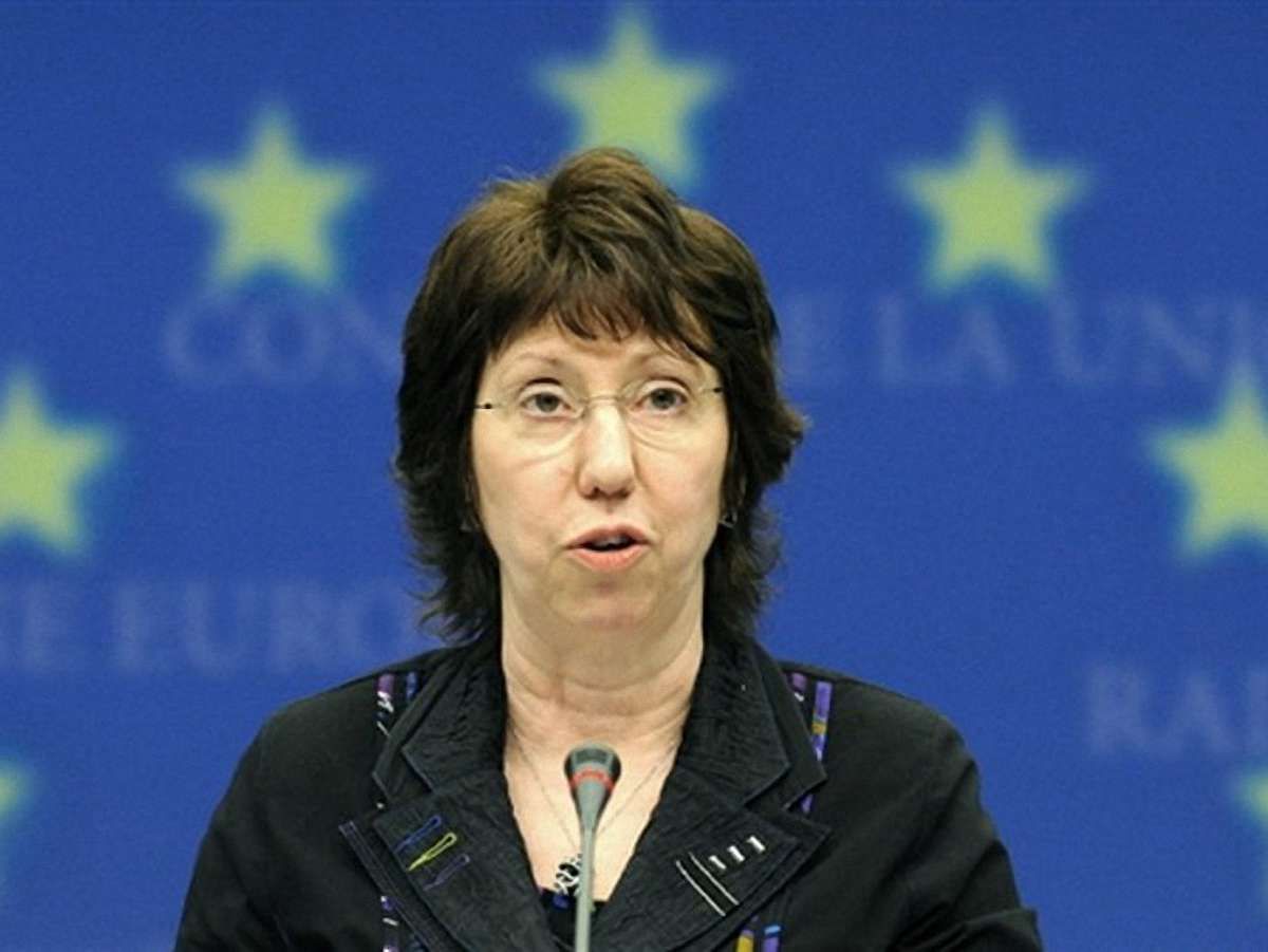 Ештон сподівається на позитивні переговори влади з опозицією в Україні