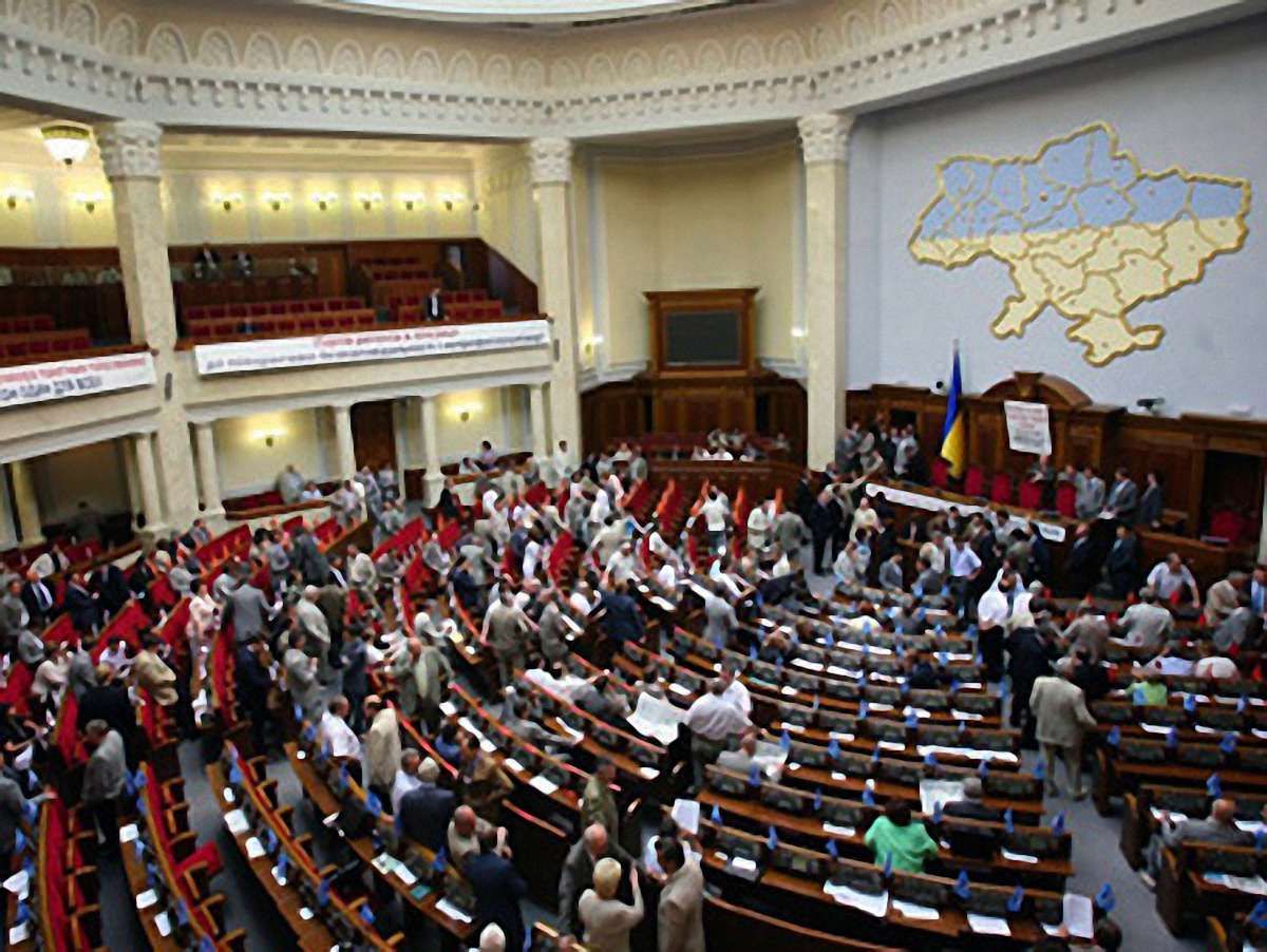 Верховна Рада може запровадити надзвичайний стан – джерело