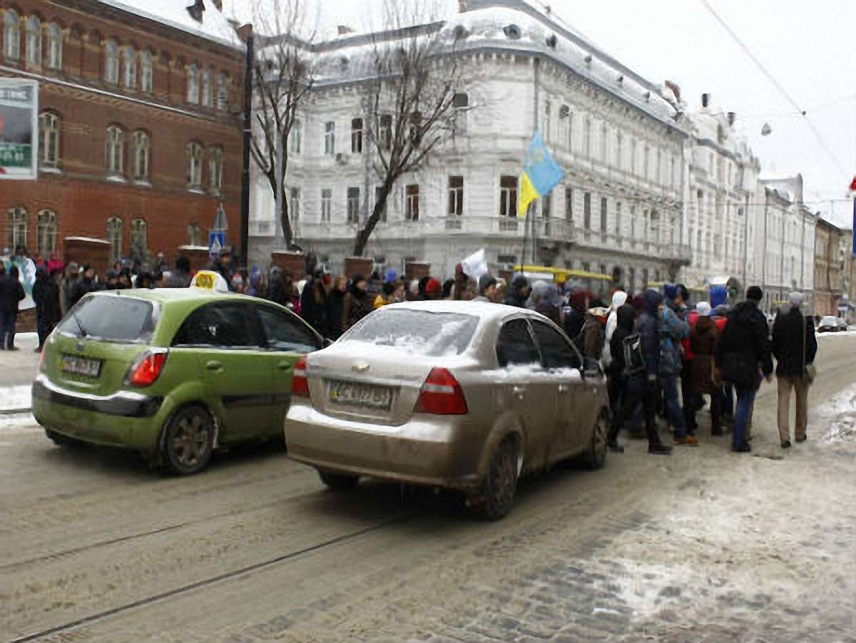 У Львові студенти на знак протесту блокують дороги