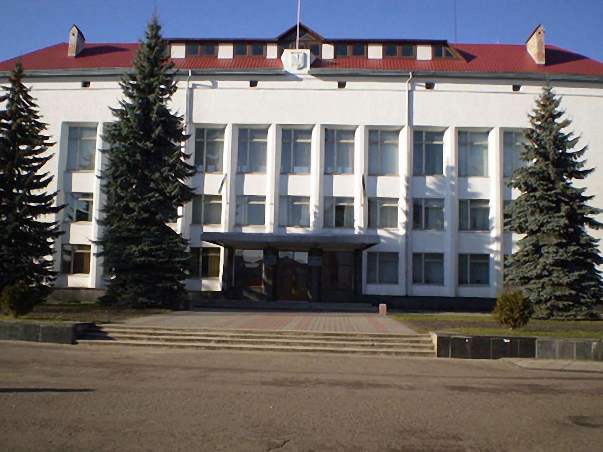 У Бродах на Львівщині штурмом взяли будівлю райдержадміністрації