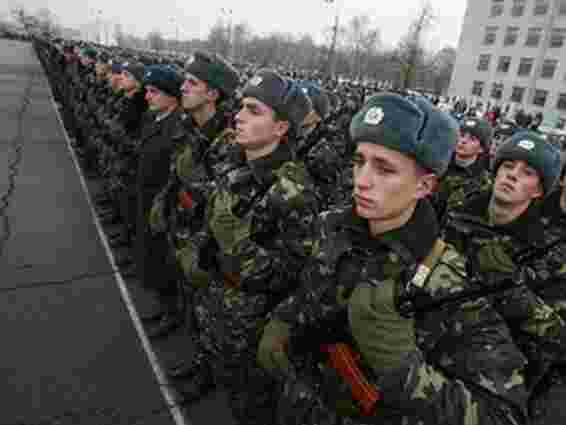 В Міноборони кажуть, що не будуть виводити армію на вулиці