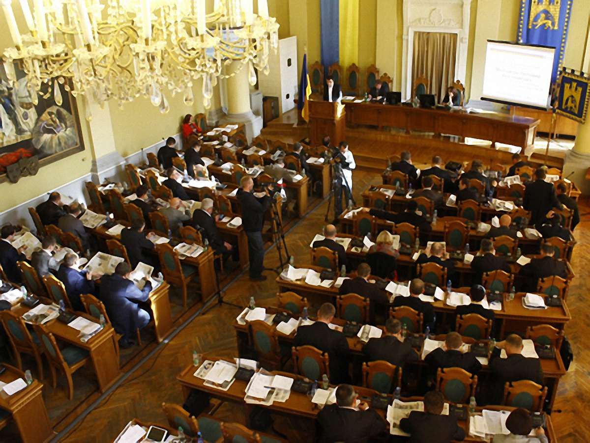 Депутати Львівщини закликали силовиків не воювати проти народу