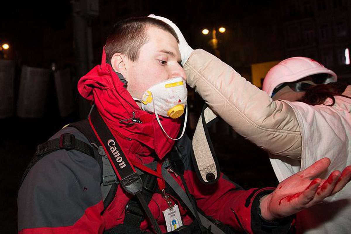 За три дні сутичок на Грушевського постраждали 42 журналісти