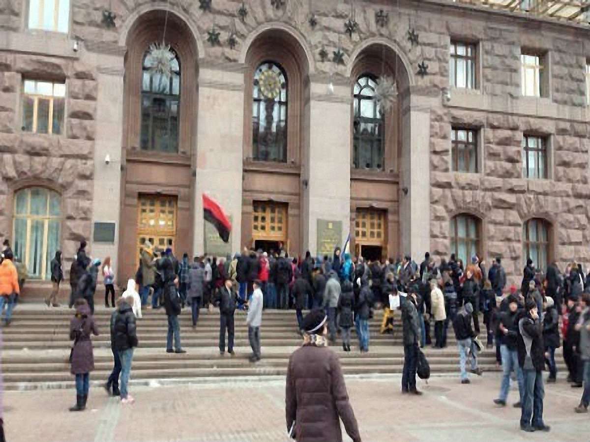 МВС погрожує штурмом захисникам КМДА