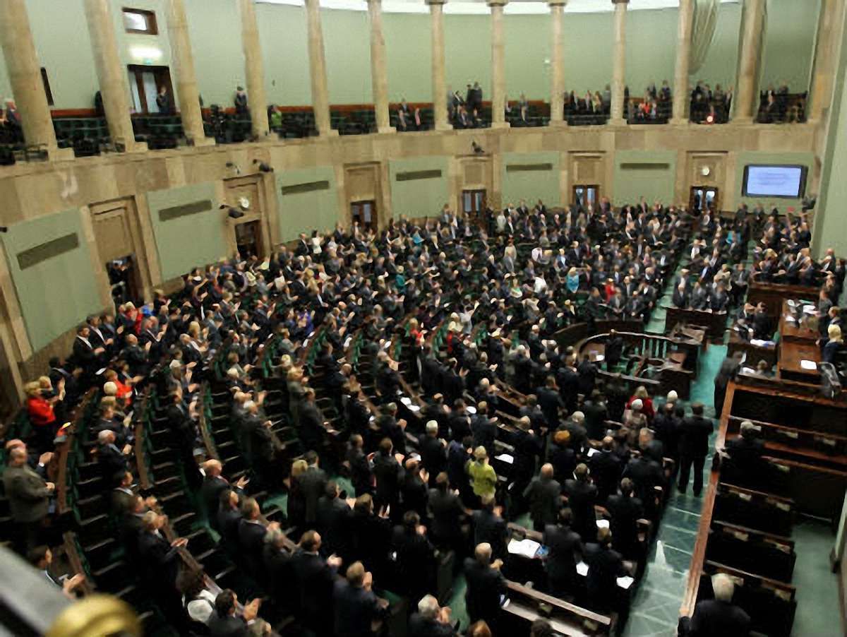 Парламент Польщі висловив підтримку українським мітингувальникам